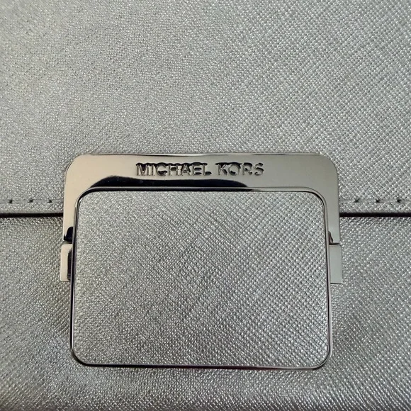 Michael Kors Silver Cynthia Clutch Crossbody Bag - Picture 2 of 4